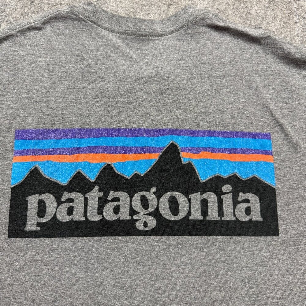 Patagonia T-Shirt Men S Gray Crew Neck Responsibili-Tee P-6 Logo Short Sleeve